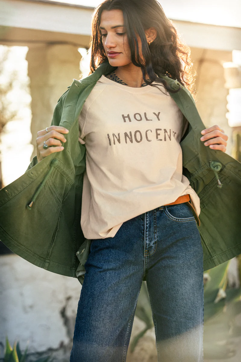 Damsons Innocent Relaxed T-Shirt Griege - Image 6