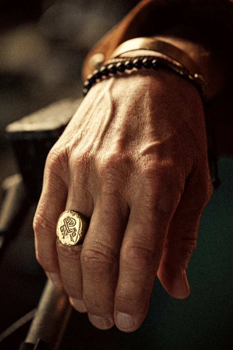 ROGUE by &SONS Signet Ring Brass - Image 6