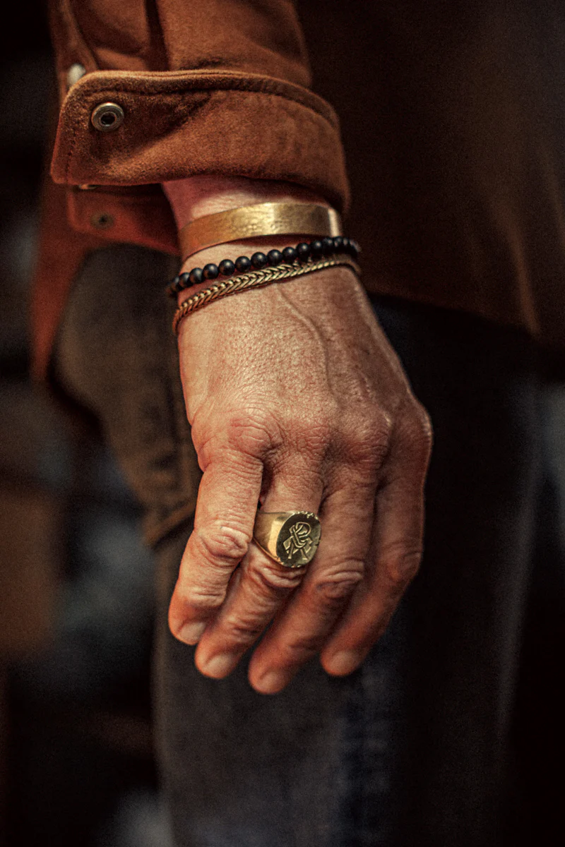 ROGUE by &SONS Signet Ring Brass - Image 7